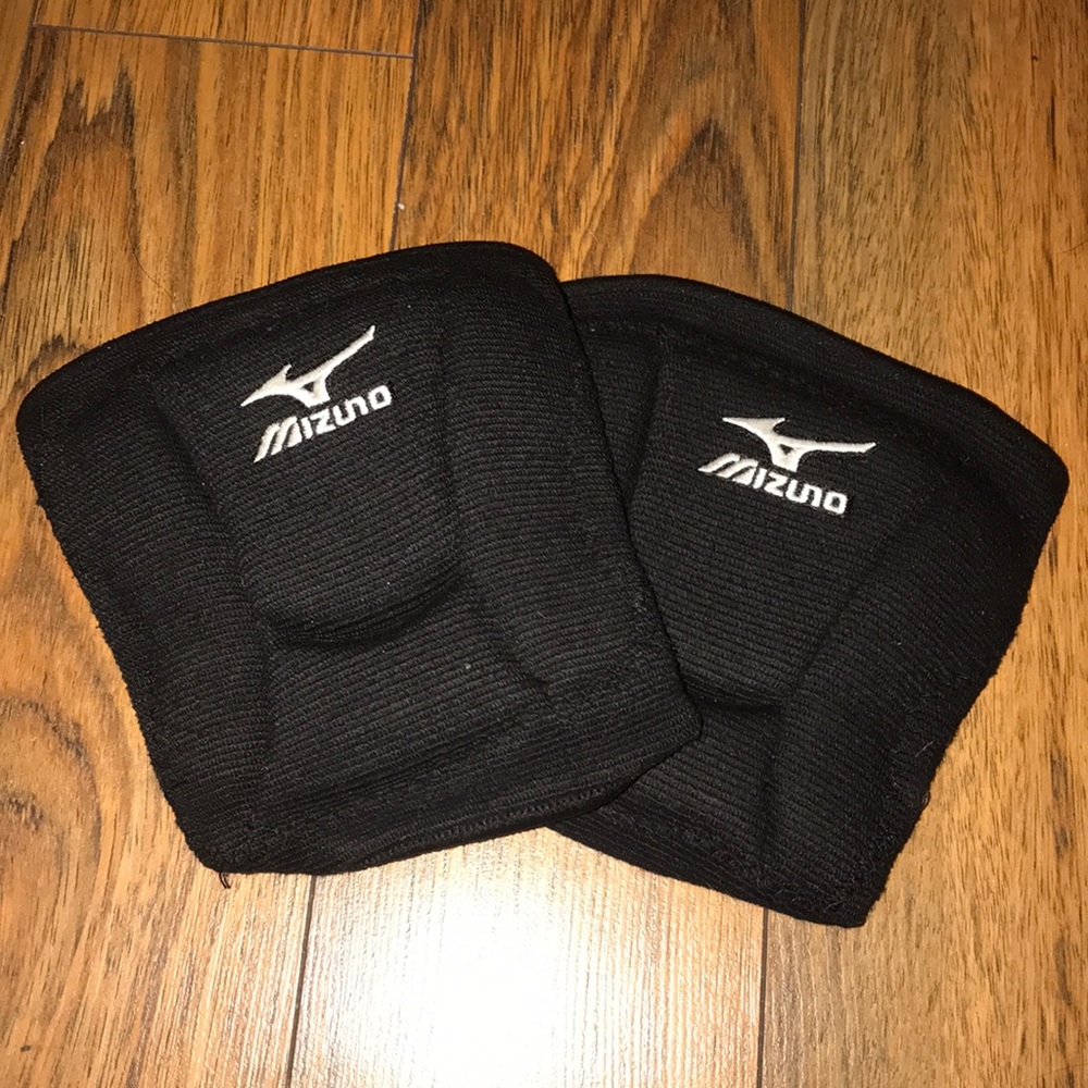 NWOT Mizuno Knee pads